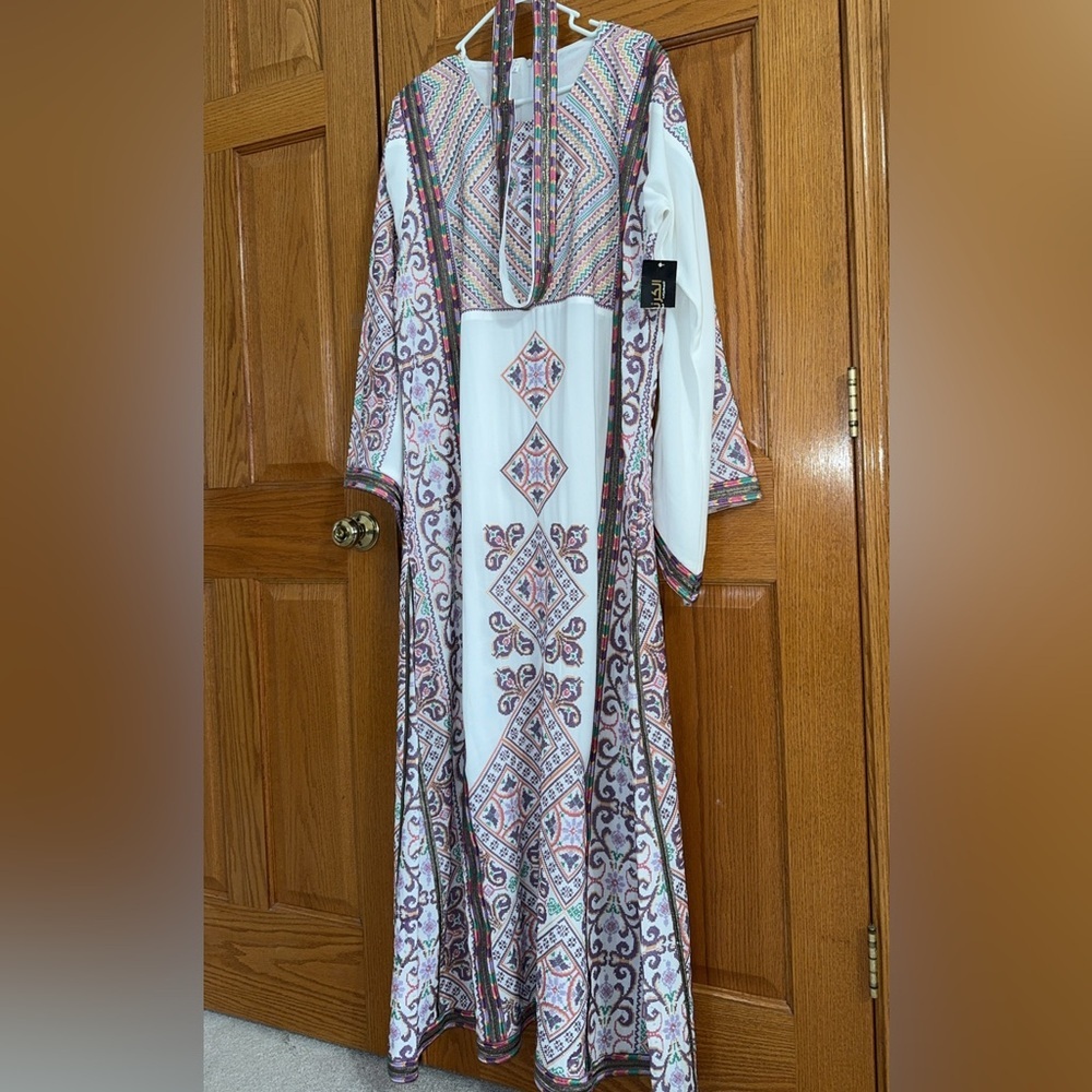 Palestinian Thobe White Purple Lilac Plus Size 5 / 2X Embroidered Formal Gown - Picture 3 of 16